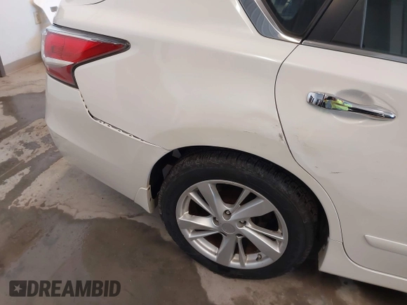 2014 Nissan Altima 2.5 with VIN 1N4AL3AP9EC427391, listed as a IAAI auction lot 41668502 with 93,482 mi miles. Bid and sale history available at carsss.com. Image 6.