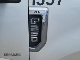 2019 Ford F-250 XL with VIN 1FT7W2B6XKEG23822, listed as a IAAI auction lot 42726903 with 178,569 mi miles and . Bid and sale history available at DreamBid. Image 24.