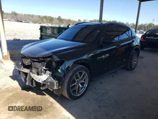 2019 Alfa Romeo Stelvio z VIN ZASPAKAN1K7C40757, wystawiony jako Copart lot #87410574 z przebiegiem 39 205 mil mil oraz Szkoda całkowita • Salvage title. Historia ofert i sprzedaży dostępna na DreamBid. Obrazek 1.