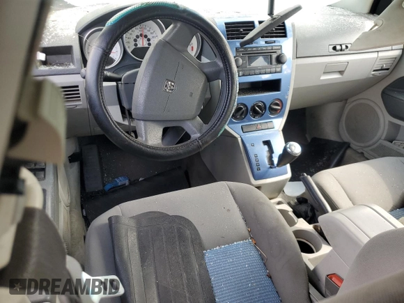 2007 Dodge Caliber SXT z VIN 1B3HB48B07D263913, wystawiony jako Copart lot #55382435 z przebiegiem Nie podano mil oraz Czysty tytuł • Clean title. Historia ofert i sprzedaży dostępna na DreamBid. Obrazek 8.