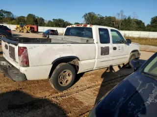 2003 Chevrolet Silverado 1500 with VIN 2GCEC19V731196352, listed as a Copart auction lot 80049704 with 173,830 mi miles and Salvage Title. Bid and sale history available at carsss.com. Image 3.