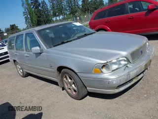 1999 Volvo V70 с VIN YV1LW55A4X2582137, выставлен на аукционе IAAI как лот 42137936 с пробегом 284 091 миль миль и . История ставок и продаж доступна на DreamBid. Изображение 1.