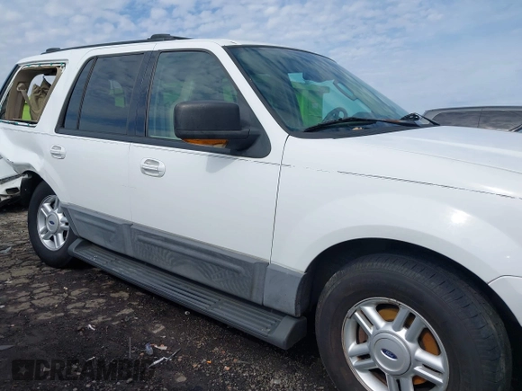2004 Ford Expedition Special Service with VIN 1FMPU16L94LB64096, listed as a IAAI auction lot 41417984 with 1 mi miles. Bid and sale history available at carsss.com. Image 12.
