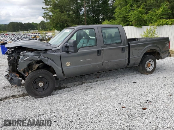 2015 Ford F-250 Lariat z VIN 1FT7W2BT1FEB25018, wystawiony jako Copart lot #55891235 z przebiegiem 186 354 mil mil oraz Szkoda całkowita • Salvage title. Historia ofert i sprzedaży dostępna na DreamBid. Obrazek 1.