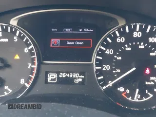 2015 Nissan Pathfinder SV z VIN 5N1AR2MM4FC706409, wystawiony jako IAAI lot #41875922 z przebiegiem 264 330 mil mil oraz . Historia ofert i sprzedaży dostępna na DreamBid. Obrazek 7.