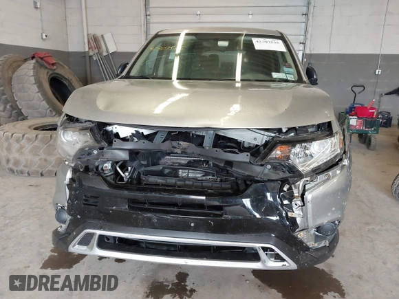 2020 Mitsubishi Outlander ES with VIN JA4AZ3A32LZ045956, listed as a IAAI auction lot 42307535 with 53,745 mi miles and . Bid and sale history available at DreamBid. Image 6.