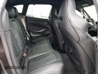 2023 Aston Martin DBX 707 z VIN SD7VUJBW2PTV06486, wystawiony jako Copart lot #55818283 z przebiegiem Nie podano mil oraz . Historia ofert i sprzedaży dostępna na DreamBid. Obrazek 11.