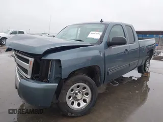 2010 Chevrolet Silverado 1500 LS with VIN 1GCSCREA5AZ176206, listed as a IAAI auction lot 41003831 with 126,617 mi miles. Bid and sale history available at carsss.com. Image 19.