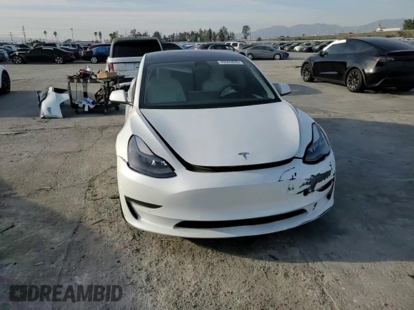 2022 Tesla Model 3 z VIN 5YJ3E1EA5NF360119, wystawiony jako Copart lot #45565655 z przebiegiem 78 088 mil mil oraz Szkoda całkowita • Salvage title. Historia ofert i sprzedaży dostępna na DreamBid. Obrazek 11.