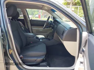 2005 Dodge Magnum z VIN 2D4FV48T35H624544, wystawiony jako IAAI lot #42405272 z przebiegiem 245 529 mil mil oraz . Historia ofert i sprzedaży dostępna na DreamBid. Obrazek 5.