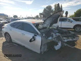 2021 Lexus ES with VIN 58ACA1C12MU003361, listed as a Copart auction lot 74753474 with 118,571 mi miles and Salvage Title. Bid and sale history available at carsss.com. Image 4.