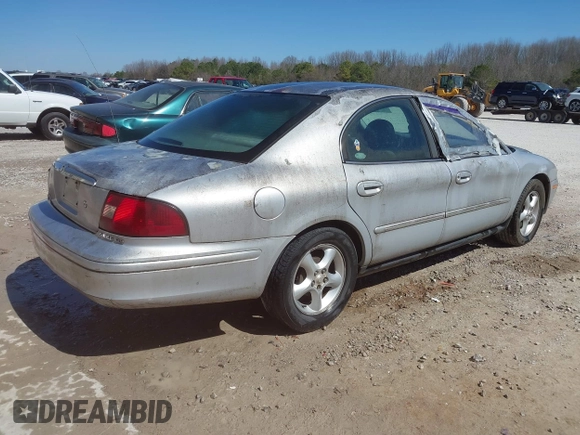 2002 Mercury Sable GS with VIN 1MEFM50U52A635368, listed as a IAAI auction lot 41770175 with 226,296 mi miles. Bid and sale history available at carsss.com. Image 4.