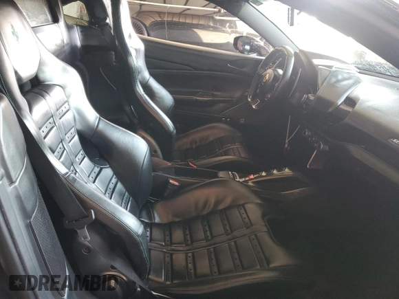 2017 Ferrari 488 z VIN ZFF79ALA1H0227399, wystawiony jako Copart lot #74447644 z przebiegiem Nie podano mil oraz Szkoda całkowita • Salvage title. Historia ofert i sprzedaży dostępna na DreamBid. Obrazek 10.