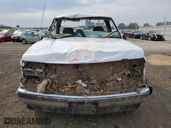 1996 Chevrolet Silverado 1500 with VIN 1GCEC14M5TZ124085, listed as a Copart auction lot 59532234 with 137,619 mi miles and Non Repairable. Bid and sale history available at DreamBid. Image 5.