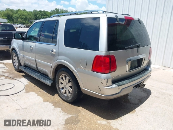 2004 Lincoln Navigator Luxury with VIN 5LMFU28R84LJ41232, listed as a IAAI auction lot 42468184 with Not provided miles and . Bid and sale history available at DreamBid. Image 3.