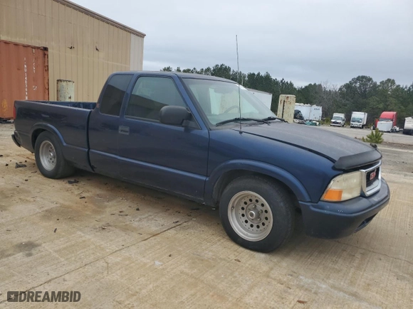2003 GMC Sonoma SLS with VIN 1GTCS19XX38283560, listed as a Copart auction lot 44261795 with NaN miles and Clean Title. Bid and sale history available at carsss.com. Image 4.