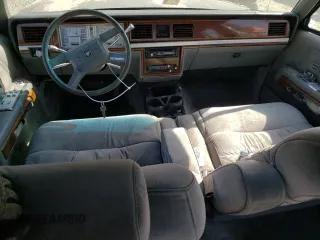 1988 Mercury Grand Marquis GS z VIN 2MEBM74F3JX707373, wystawiony jako Copart lot #53880905 z przebiegiem 5540 mil mil oraz Tytuł czysty. Historia ofert i sprzedaży dostępna na DreamBid. Obrazek 8.