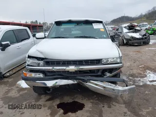 1999 Chevrolet Silverado 1500 LS with VIN 1GCEK14T2XZ125789, listed as a IAAI auction lot 40958507 with 178,496 mi miles. Bid and sale history available at carsss.com. Image 13.