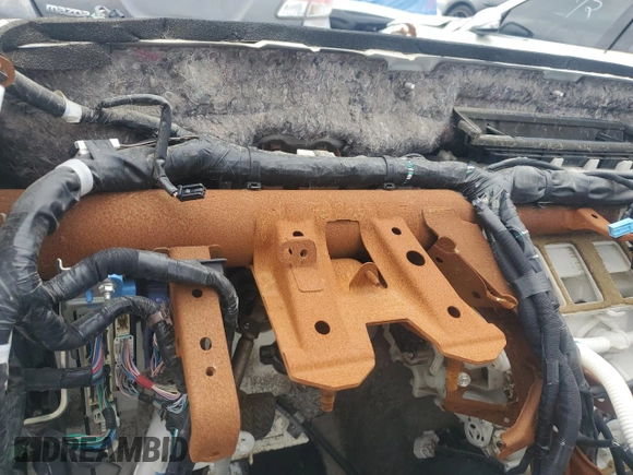 2014 Lexus IS 350 z VIN JTHBE1D27E5007855, wystawiony jako Copart lot #46287655 z przebiegiem Nie podano mil oraz Nie do naprawy • Non repairable. Historia ofert i sprzedaży dostępna na DreamBid. Obrazek 9.