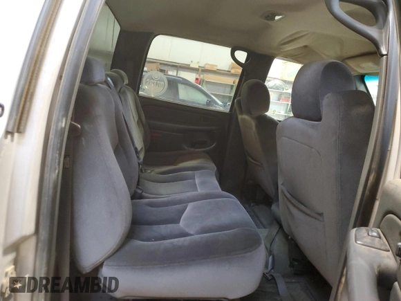 2005 GMC Sierra 3500 DRW SL z VIN 1GTHK33225F889643, wystawiony jako Copart lot #80901154 z przebiegiem Nie podano mil oraz Szkody całkowita. Historia ofert i sprzedaży dostępna na DreamBid. Obrazek 10.