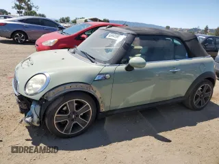 2010 MINI Convertible S z VIN WMWMS3C52ATZ84995, wystawiony jako Copart lot #63445985 z przebiegiem 51 266 mil mil oraz Szkoda całkowita • Salvage title. Historia ofert i sprzedaży dostępna na DreamBid. Obrazek 1.