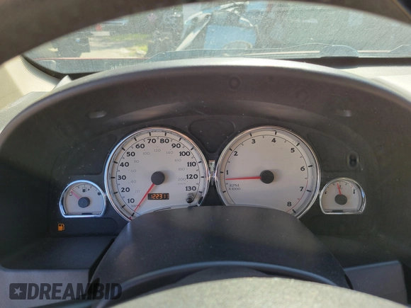 2005 Saturn VUE with VIN 5GZCZ53495S816388, listed as a IAAI auction lot 42065616 with 122,311 mi miles. Bid and sale history available at carsss.com. Image 8.