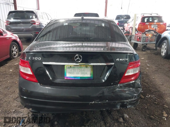 2011 Mercedes-Benz C 300 Sport z VIN WDDGF8BB8BR185865, wystawiony jako IAAI lot #41375556 z przebiegiem 125 156 mil mil oraz . Historia ofert i sprzedaży dostępna na DreamBid. Obrazek 16.