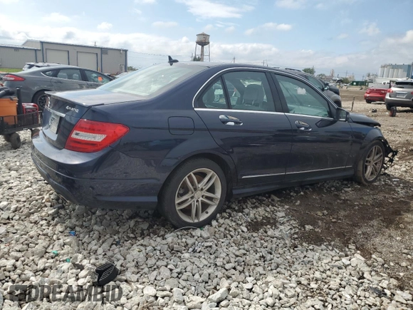 2013 Mercedes-Benz C 300 Sport z VIN WDDGF8AB0DR273622, wystawiony jako Copart lot #53899175 z przebiegiem 115 067 mil mil oraz Szkoda całkowita • Salvage title. Historia ofert i sprzedaży dostępna na DreamBid. Obrazek 3.