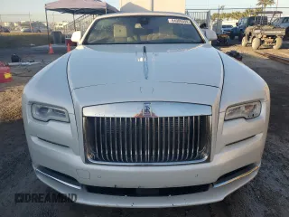 2018 Rolls-Royce Dawn z VIN SCA666D5XJU107625, wystawiony jako Copart lot #84906594 z przebiegiem Nie podano mil oraz Nie do naprawy. Historia ofert i sprzedaży dostępna na DreamBid. Obrazek 11.