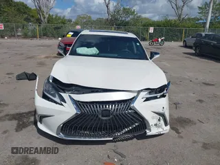 2020 Lexus ES with VIN 58ADZ1B16LU060952, listed as a IAAI auction lot 41564044 with 51,496 mi miles. Bid and sale history available at carsss.com. Image 12.