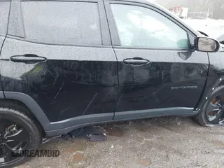 2019 Jeep Compass Latitude with VIN 3C4NJDBB1KT601609, listed as a IAAI auction lot 41931381 with Not provided miles and . Bid and sale history available at DreamBid. Image 14.