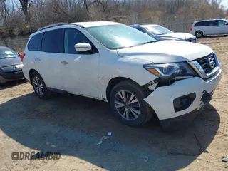 2017 Nissan Pathfinder SV with VIN 5N1DR2MM8HC667792, listed as a IAAI auction lot 41776454 with 185,467 mi miles. Bid and sale history available at carsss.com. Image 1.