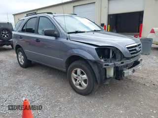2008 Kia Sorento LX z VIN KNDJD735185820031, wystawiony jako IAAI lot #42624193 z przebiegiem 153 217 mil mil oraz . Historia ofert i sprzedaży dostępna na DreamBid. Obrazek 1.