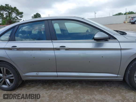 2024 Volkswagen Jetta SE z VIN 3VW7M7BU9RM012652, wystawiony jako IAAI lot #41911472 z przebiegiem 47 151 mil mil oraz . Historia ofert i sprzedaży dostępna na DreamBid. Obrazek 13.