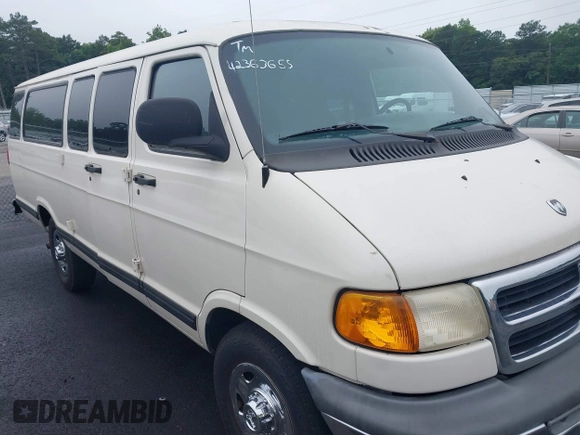 2000 Dodge Passenger z VIN 2B5WB35Z3YK120889, wystawiony jako IAAI lot #42363655 z przebiegiem Nie podano mil oraz . Historia ofert i sprzedaży dostępna na DreamBid. Obrazek 1.