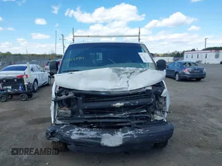 2000 Chevrolet City Express Cargo z VIN 1GCGG25R7Y1274024, wystawiony jako IAAI lot #42052774 z przebiegiem Nie podano mil oraz . Historia ofert i sprzedaży dostępna na DreamBid. Obrazek 12.