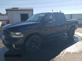 2018 Ram 1500 Night z VIN 1C6RR7MT0JS153033, wystawiony jako Copart lot #49237855 z przebiegiem 105 338 mil mil oraz Szkoda całkowita • Salvage title. Historia ofert i sprzedaży dostępna na DreamBid. Obrazek 1.
