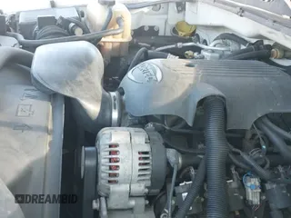 2002 Chevrolet Silverado 2500HD LS z VIN 1GCHK24U52Z233361, wystawiony jako IAAI lot #43434384 z przebiegiem 159 272 mil mil oraz . Historia ofert i sprzedaży dostępna na DreamBid. Obrazek 12.