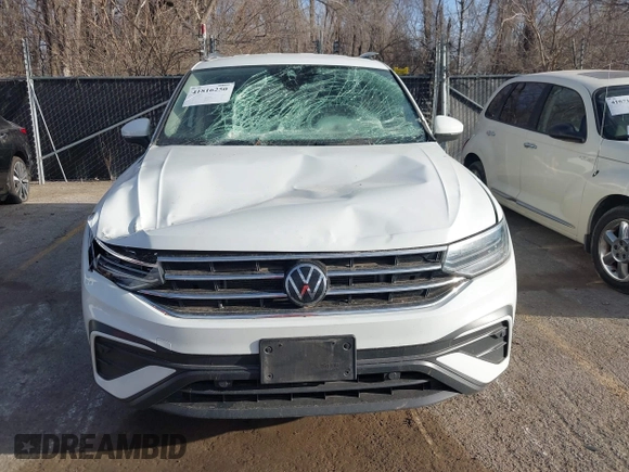 2022 Volkswagen Tiguan SE with VIN 3VV3B7AX9NM076592, listed as a IAAI auction lot 41816250 with 52,688 mi miles and . Bid and sale history available at DreamBid. Image 13.