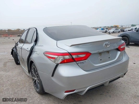 2018 Toyota Camry LE with VIN 4T1B11HK2JU079694, listed as a IAAI auction lot 41930753 with 171,984 mi miles. Bid and sale history available at carsss.com. Image 3.