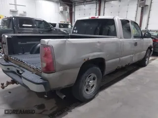 2003 Chevrolet Silverado 1500 Work Truck with VIN 2GCEC19X831322400, listed as a IAAI auction lot 40653506 with 264,390 mi miles. Bid and sale history available at carsss.com. Image 4.