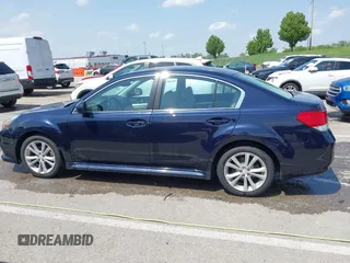 2013 Subaru Legacy Premium z VIN 4S3BMBG68D3019421, wystawiony jako IAAI lot #42097119 z przebiegiem 106 087 mil mil oraz . Historia ofert i sprzedaży dostępna na DreamBid. Obrazek 14.