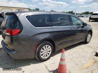 2021 Chrysler Voyager L with VIN 2C4RC1AGXMR567831, listed as a Copart auction lot 64081114 with 92,532 mi miles and Salvage Title. Bid and sale history available at carsss.com. Image 3.