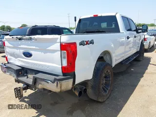 2019 Ford F-250 XL with VIN 1FT7W2BT0KEE85911, listed as a IAAI auction lot 42335375 with 278,138 mi miles and . Bid and sale history available at DreamBid. Image 4.
