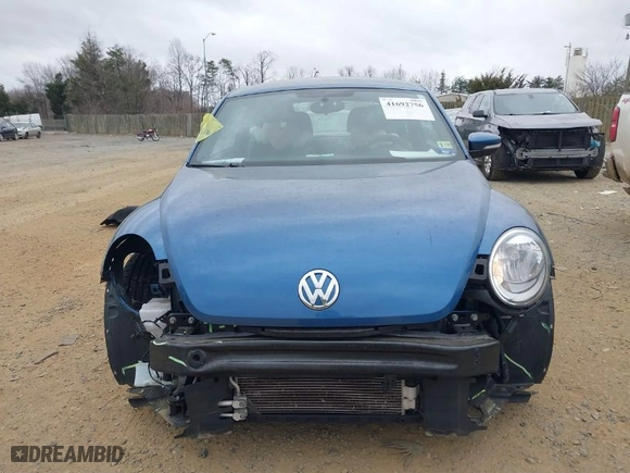 2019 Volkswagen Beetle S with VIN 3VWFD7AT8KM708865, listed as a IAAI auction lot 41692756 with 35,070 mi miles. Bid and sale history available at carsss.com. Image 13.