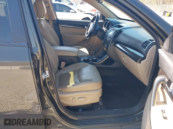2012 Kia Sorento EX with VIN 5XYKUDA21CG245246, listed as a IAAI auction lot 41845366 with 249,513 mi miles. Bid and sale history available at carsss.com. Image 5.