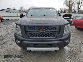 2022 Nissan Titan XD Platinum Reserve with VIN 1N6AA1FB2NN104867, listed as a Copart auction lot 81809934 with 17,574 mi miles and Salvage Title. Bid and sale history available at carsss.com. Image 5.