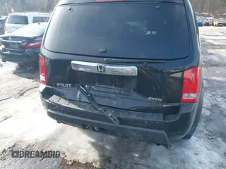 2011 Honda Pilot LX with VIN 5FNYF4H20BB073355, listed as a IAAI auction lot 41588887 with 146,867 mi miles. Bid and sale history available at carsss.com. Image 6.