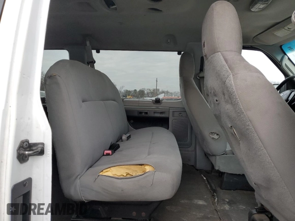 2010 Ford Econoline Passenger XL z VIN 1FBSS3BL2ADA22169, wystawiony jako Copart lot #85009414 z przebiegiem 106 566 mil mil oraz Nie do naprawy • Non repairable. Historia ofert i sprzedaży dostępna na DreamBid. Obrazek 11.