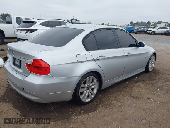 2006 BMW 3 Series 325i z VIN WBAVB13586KR56737, wystawiony jako IAAI lot #42321253 z przebiegiem 226 615 mil mil oraz . Historia ofert i sprzedaży dostępna na DreamBid. Obrazek 4.